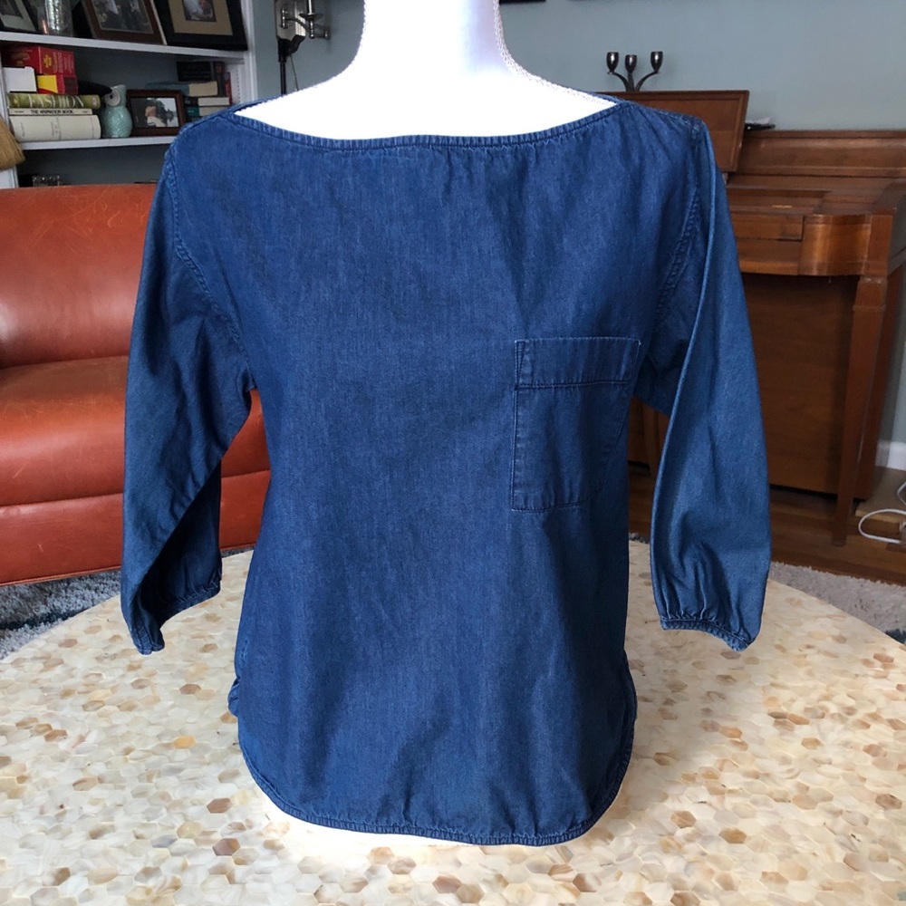GAP boatneck chambray popover shirt